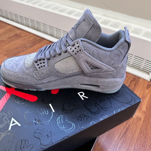 Nike Air Jordan 4 Retro Kaws - Picture 3 of 5